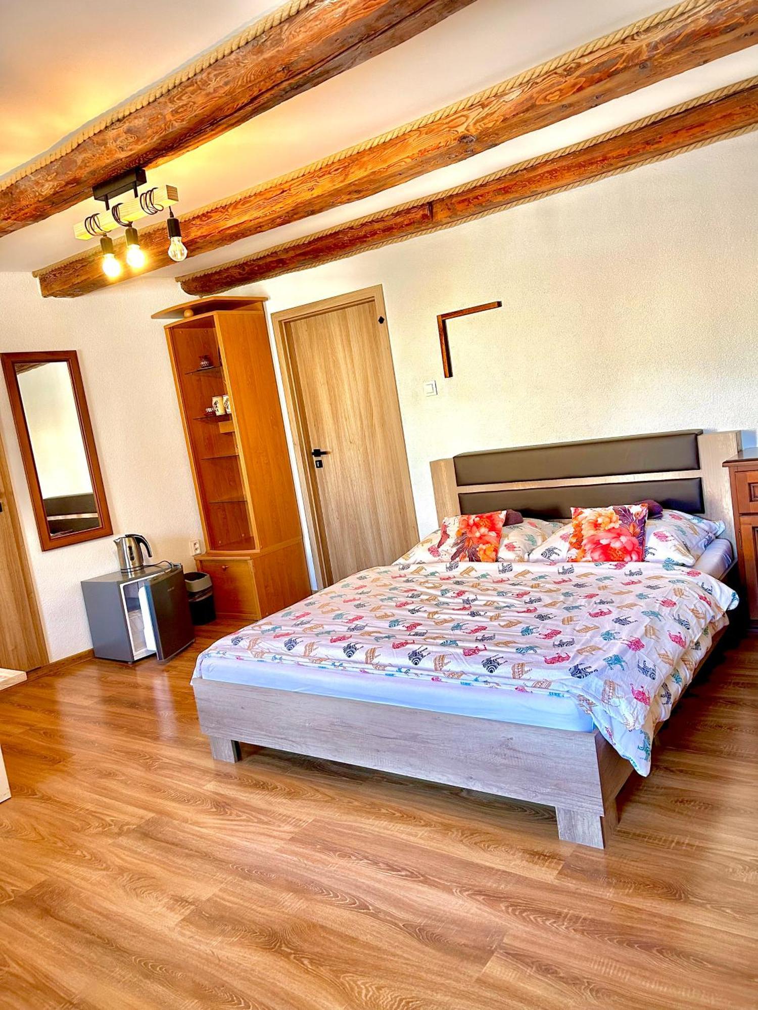 Apartman Velicka Vinaren Попрад Экстерьер фото